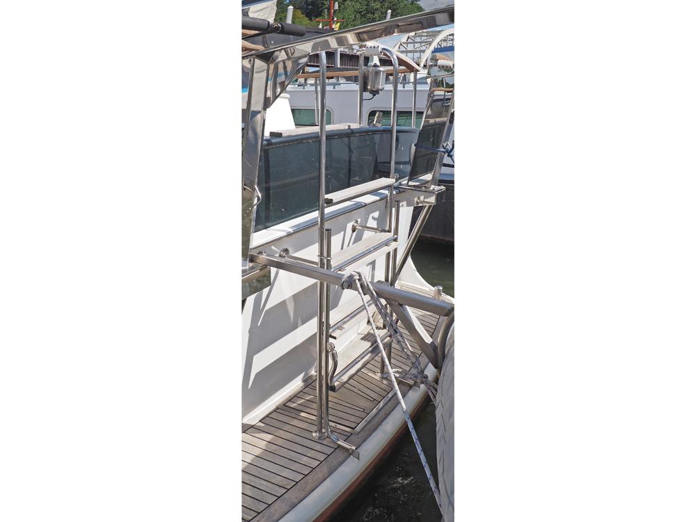  Deck equipment